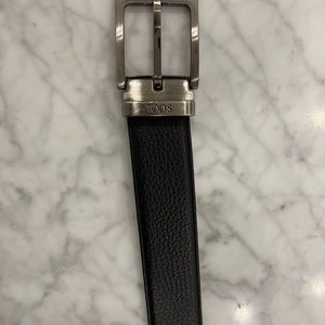 Men’s pebbled leather black Tod’s belt